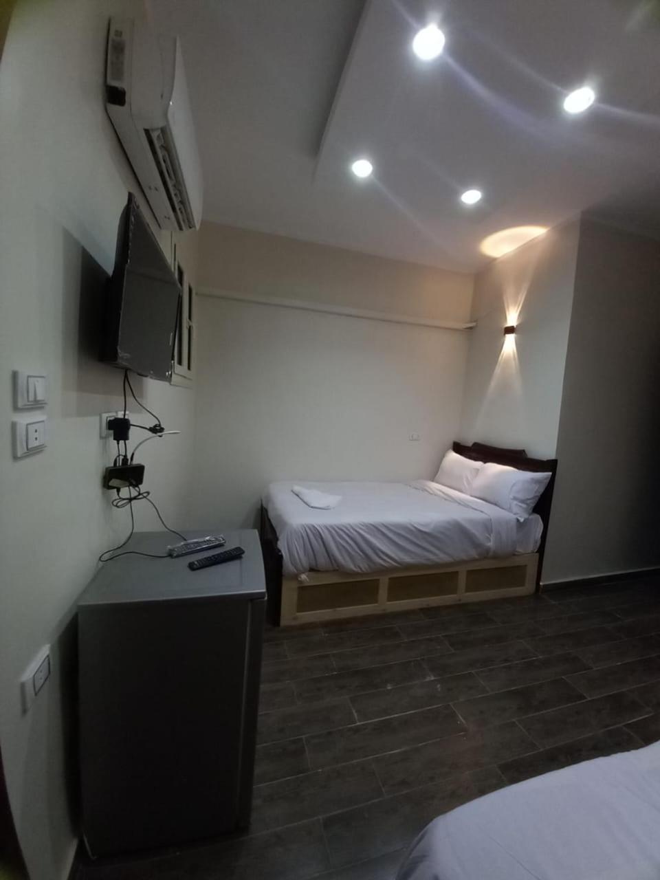 Khufu Pyramids Hotel Kafrat al Jabal Экстерьер фото